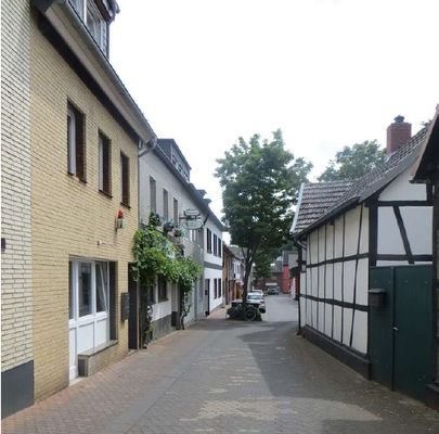 Straßenansicht.jpeg