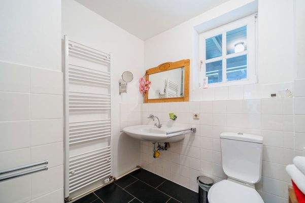 Duschbad Wohneinheit 1