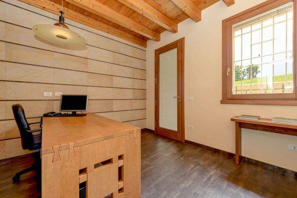 Büro mit separatem Zugang EG