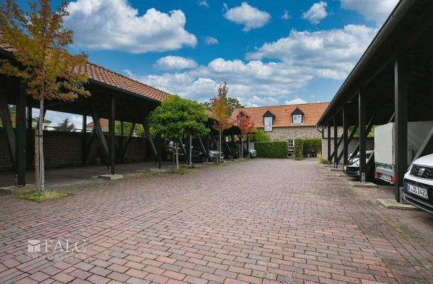 Stellplätze im Hinterhof