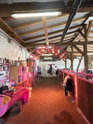 Stallgebäude mit Solarium