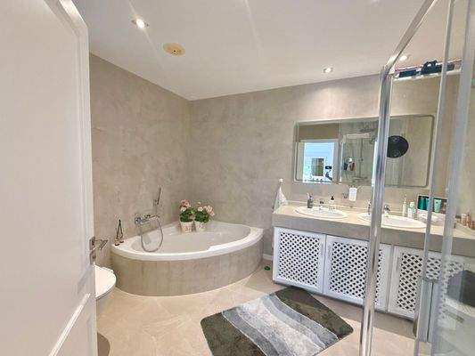 DJI_20250428_103854_868