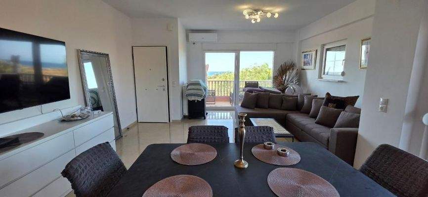 Kreta, Gouves: Gebäude mit 2 neuen und 5 renovierungsbedürftigen Wohnungen zu verkaufen