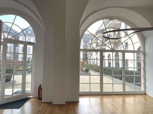 Bodentiefe Sprossenfenster