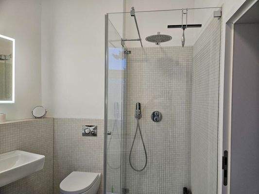 Tageslicht Dusch- u. Wannenbad