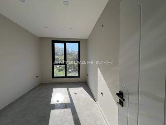 Elegant Properties 210 M from the Sea in Alanya