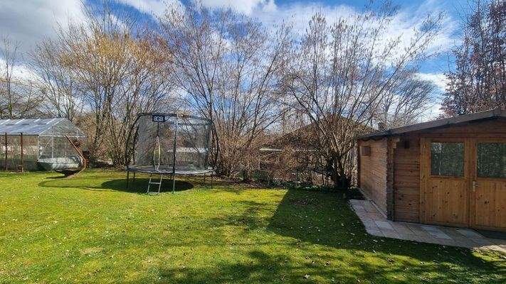 06. großzügiger Garten.jpg