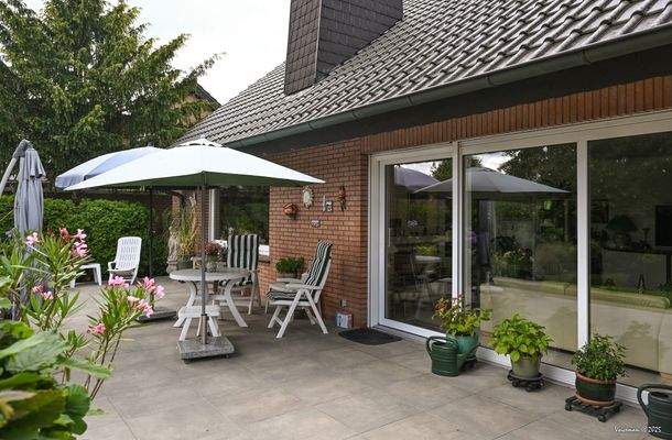 2048 VoicFZB_4219.jpg