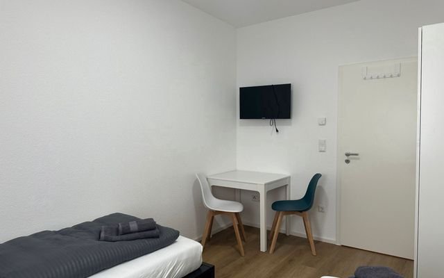 WG Zimmer Stuttgart Obertürkheim Zimmer 3 bei urbanbnb  2.jpeg