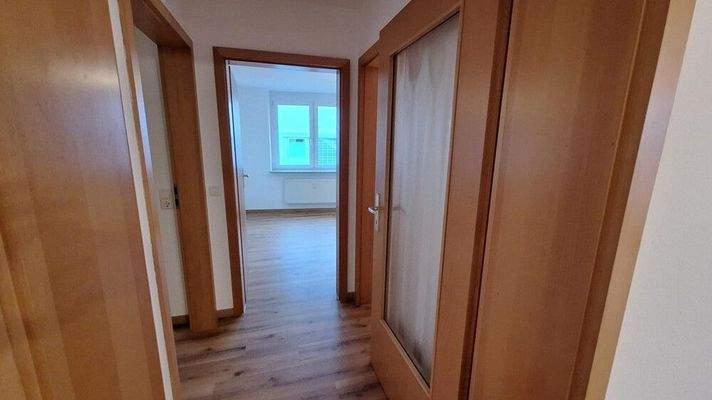 optimale Raumaufteilung - vom Flur aus sind nahezu alle Zimmer direkt begehbar