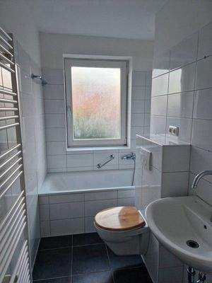 5 Tageslichtbad mit Wanne