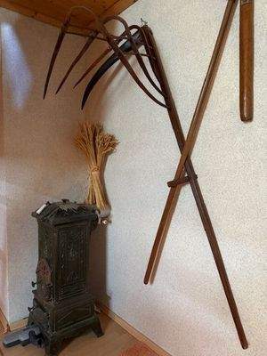 Alte Werkzeuge an der Wand