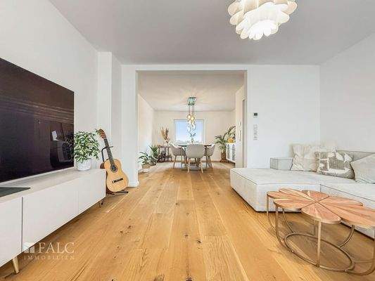 Wohn- und Essbereich EG