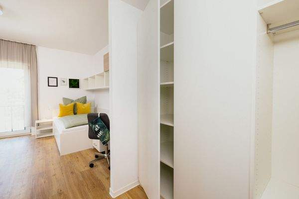 Musterapartment_Schrank.jpg