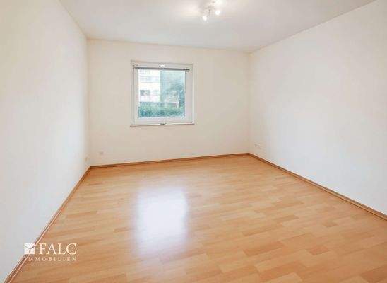 Schlafzimmer (KI-leergeräumt)