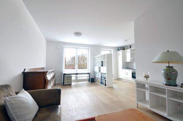 Wohn-: Esszimmer mit offener Küche_1