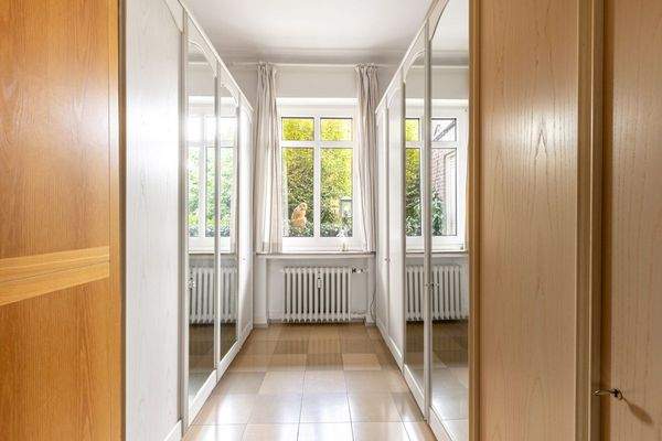 Ankleidezimmer - Hochparterre