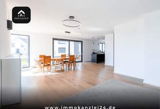 Wohnzimmer mit Essbereich 