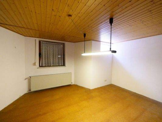Kellerraum mit Fenster