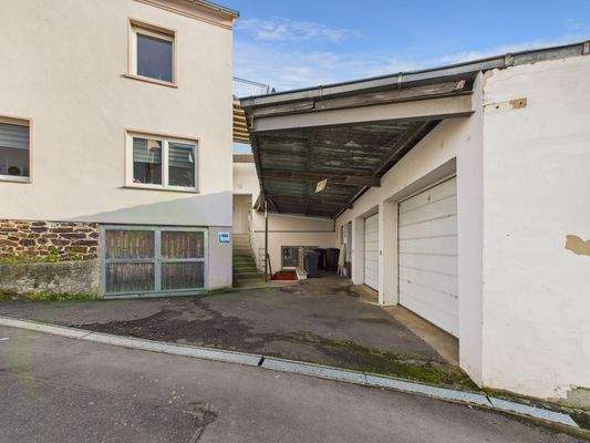 Seitenansicht mit Abgang zum Vereinsraum