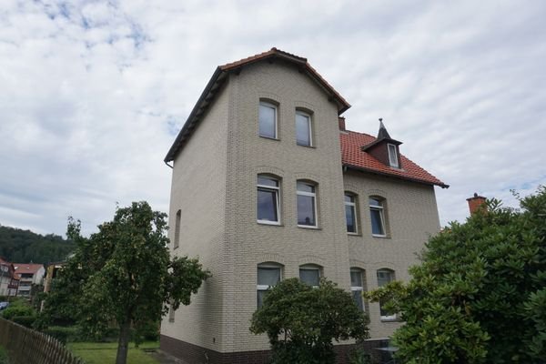 Straßenansicht vom Haus.JPG