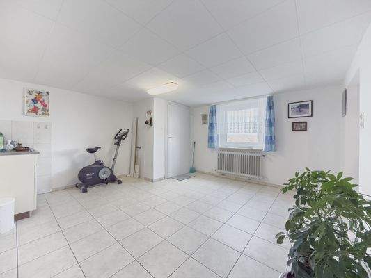 19 UG Zimmer 1 - Einliegerwohnung