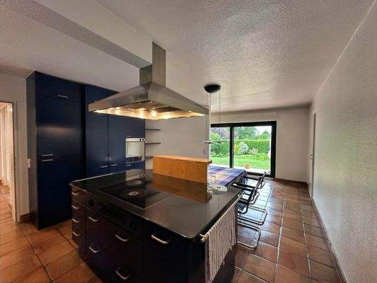 EG Blick aus der Küche in den Garten