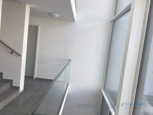 Das Treppenhaus - modern und hell