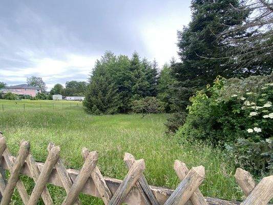 Familienfreundliches Grundstück im Grünen für Ihr Zuhause