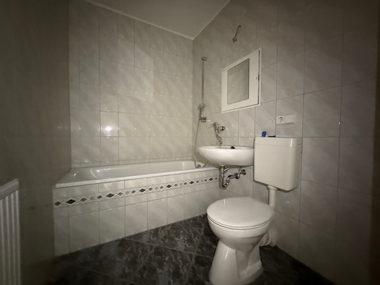 Badezimmer mit Wanne