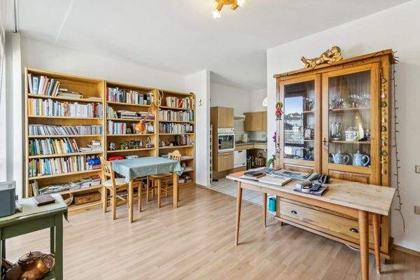 Esszimmer mit Blick in die Küche