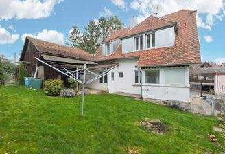 Rückansicht und Garten