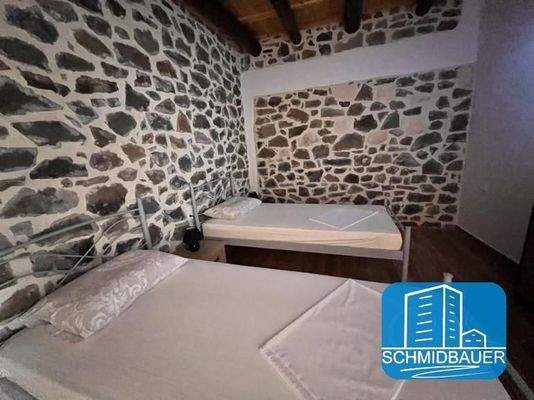 Kreta, Melambes: Schönes Steinhaus mit Bergblick zu verkaufen