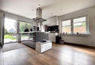 Küche mit Kochinsel