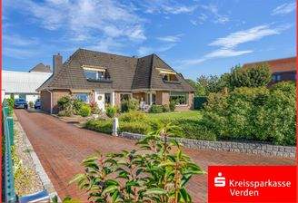 Zufahrt zum Haus, Garten und Eingang