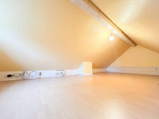 Speicherplatz / Spitzboden / Lagerfläche