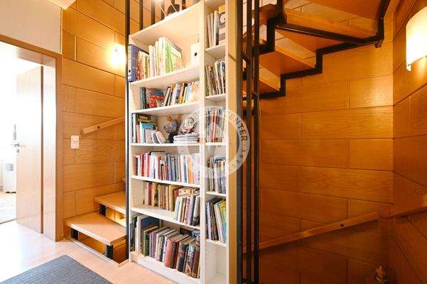 Treppenaufgang OG (Blick 1)