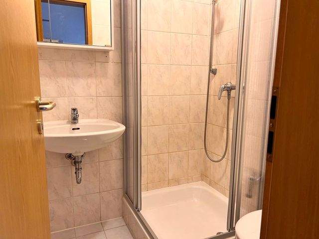 ++ EBK, DG, Lift, 1 Raum, Stadtzentrum. TG Stellplatz ++ - Photo 5