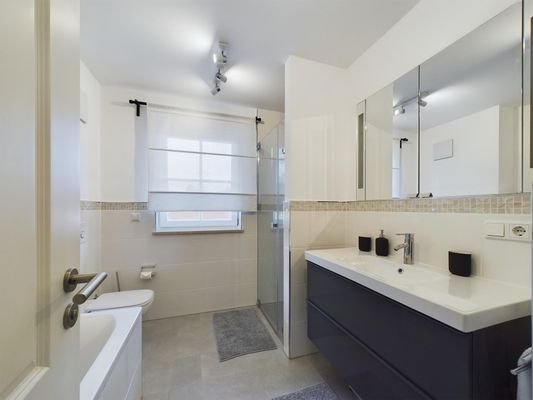 Bad1 - Bathroom1