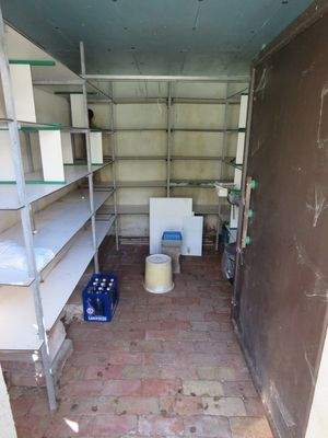 Kellerraum von außen zu begehen