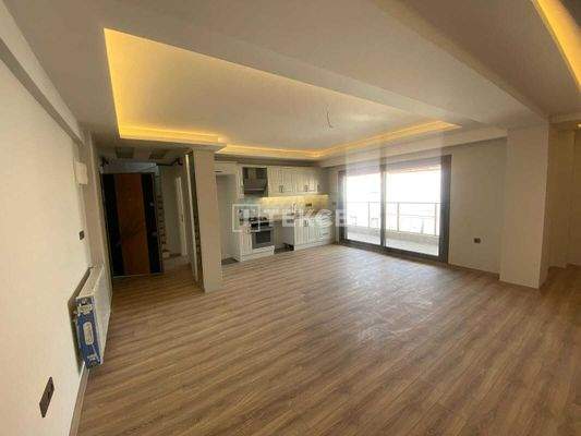 Spacious Apartments in Elevator Building in İzmir Karşıyaka