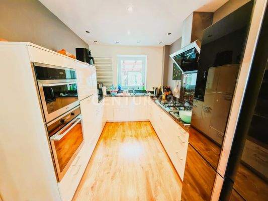 Hochwertige, neue Küche