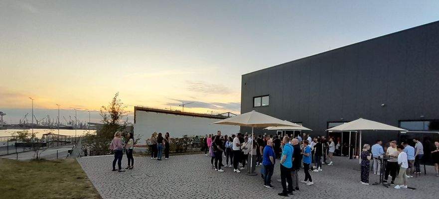 Terrasse im Hafen Corporate Events Hafencity.jpg