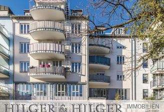 Straßenabgewandte Seite mit Balkon 