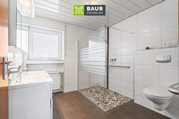 Tageslichtbad mit Dusche