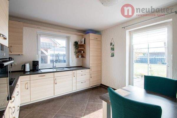 Küche mit Essbereich