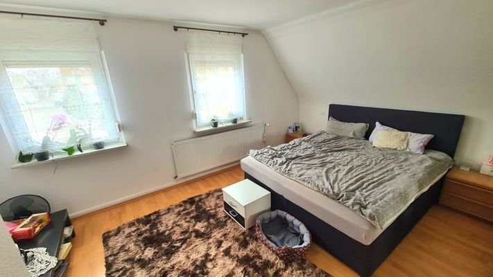 Schlafzimmer 4