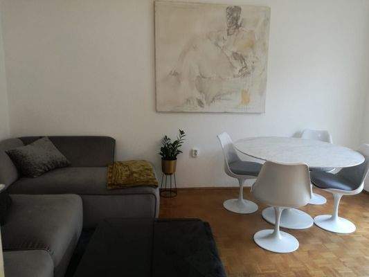 Wohnzimmer mit Essbereich