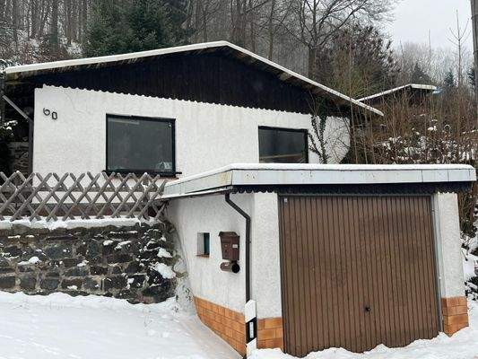 Gartenhaus und Garage