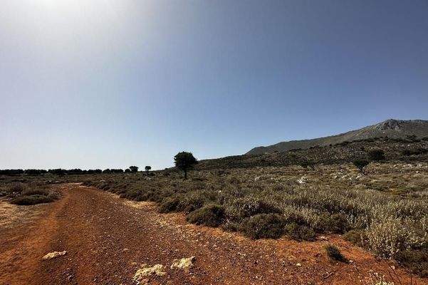 Kreta, Kokkino Chorio: Spektakuläres 80.000 m² großes Grundstück mit Meerblick auf Kreta zum Verkauf